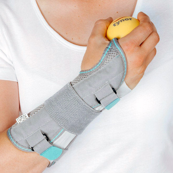e43-blue-wrist-splint-ambidextrous-3