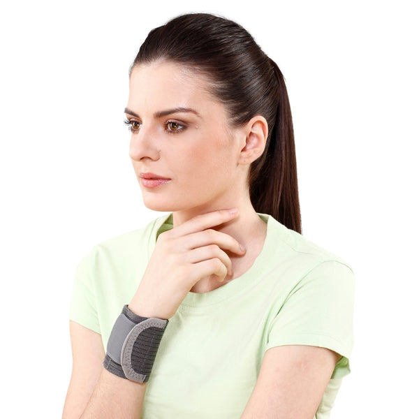 wrist-brace-with-double-lock-1